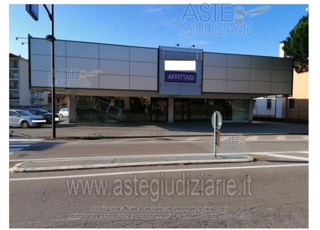 negozio in vendita a Verbania