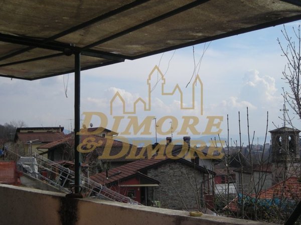 casa indipendente in vendita a Verbania in zona Possaccio