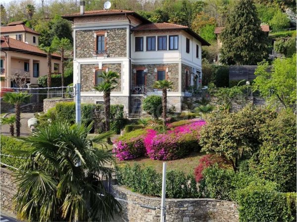 casa indipendente in vendita a Verbania in zona Intra