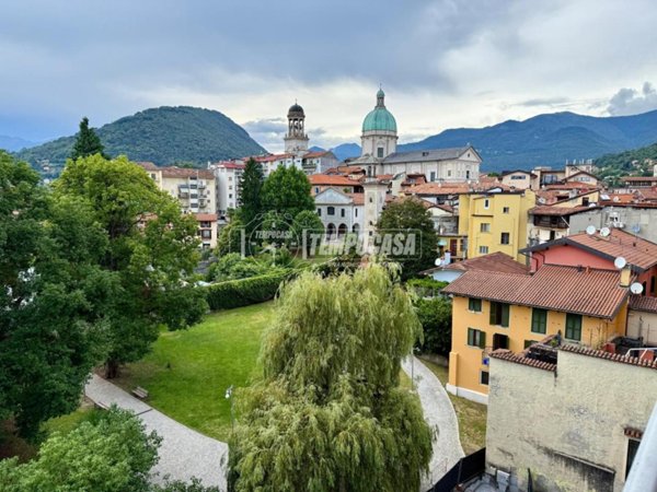 appartamento in vendita a Verbania in zona Intra