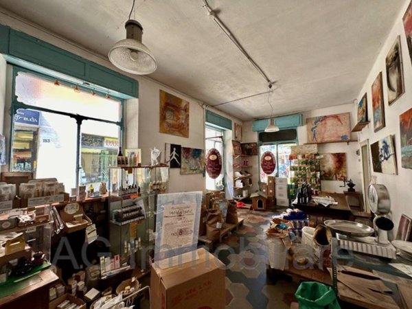 negozio in vendita a Verbania in zona Intra