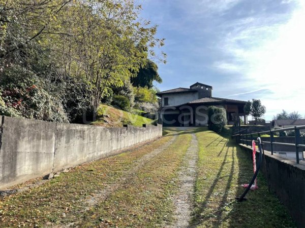 casa indipendente in vendita a Verbania in zona Intra