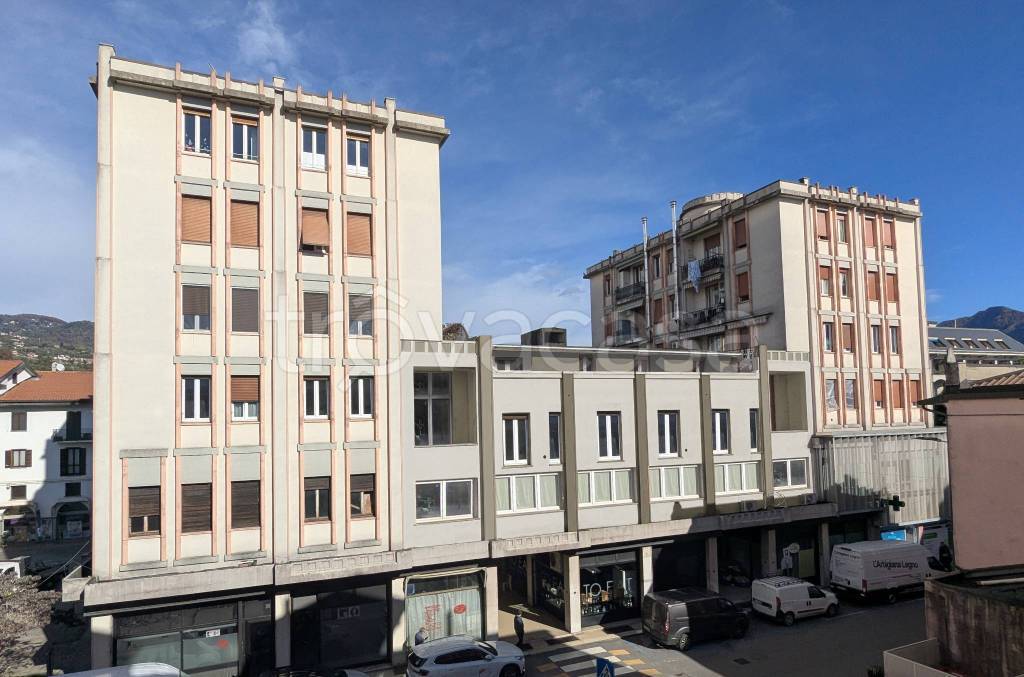 appartamento in vendita a Verbania in zona Intra