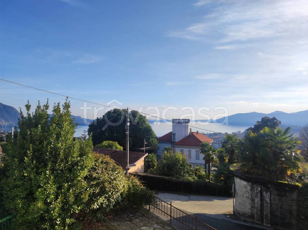 appartamento in vendita a Verbania in zona Intra