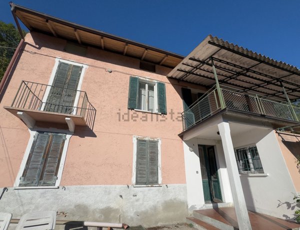 casa indipendente in vendita a Verbania in zona Possaccio