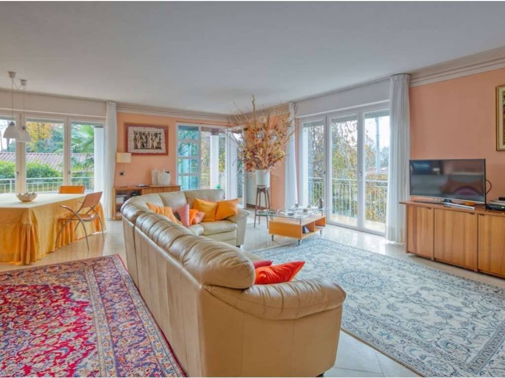 casa indipendente in vendita a Verbania in zona Intra