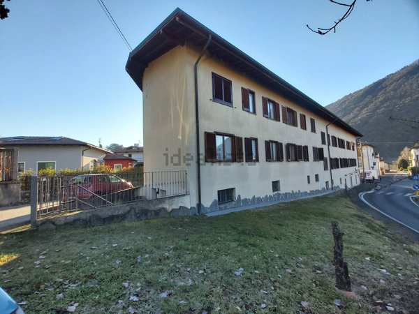 casa semindipendente in vendita a Verbania in zona Trobaso
