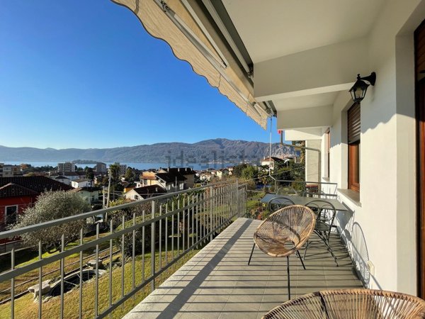 appartamento in vendita a Verbania in zona Suna