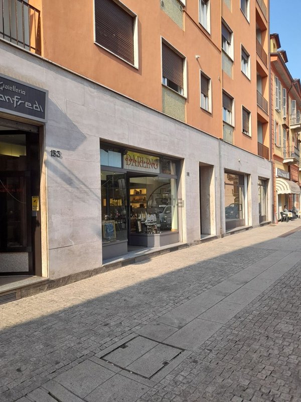 negozio in vendita a Verbania