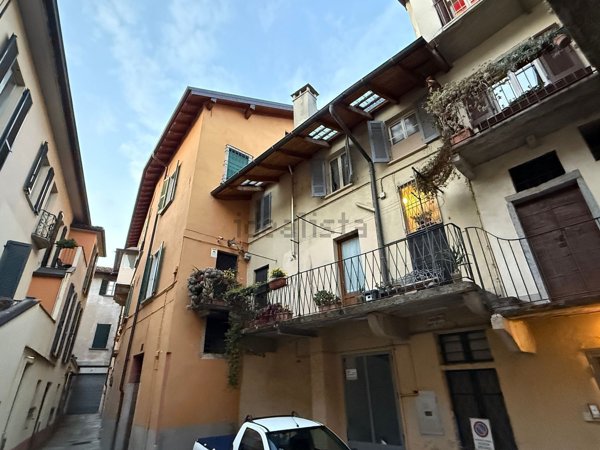 appartamento in vendita a Verbania in zona Intra