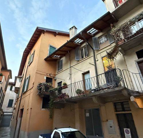 appartamento in vendita a Verbania in zona Intra