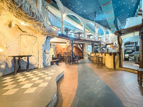 locale commerciale in vendita a Verbania