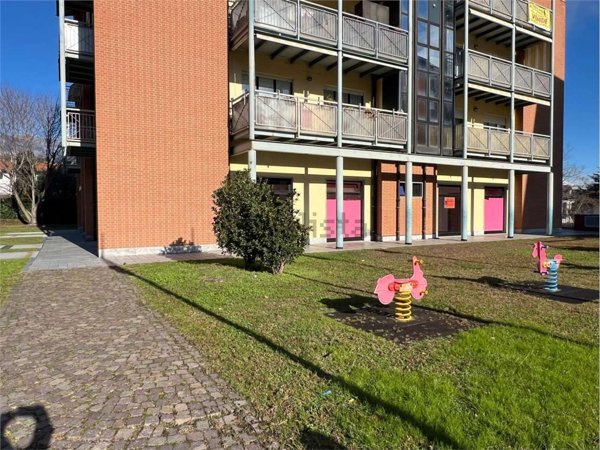 negozio in vendita a Verbania in zona Sant'Anna