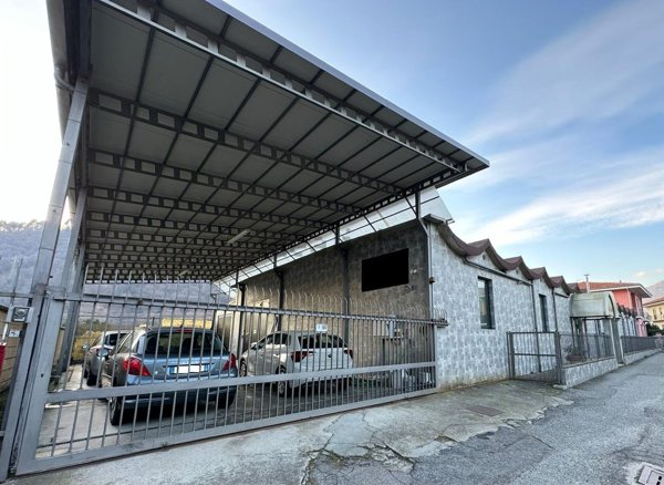 capannone in vendita a Verbania