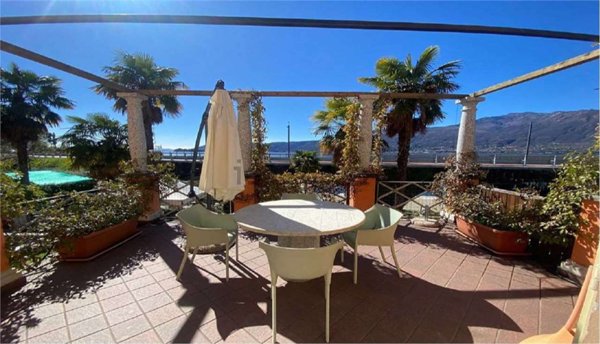 appartamento in vendita a Verbania in zona Suna