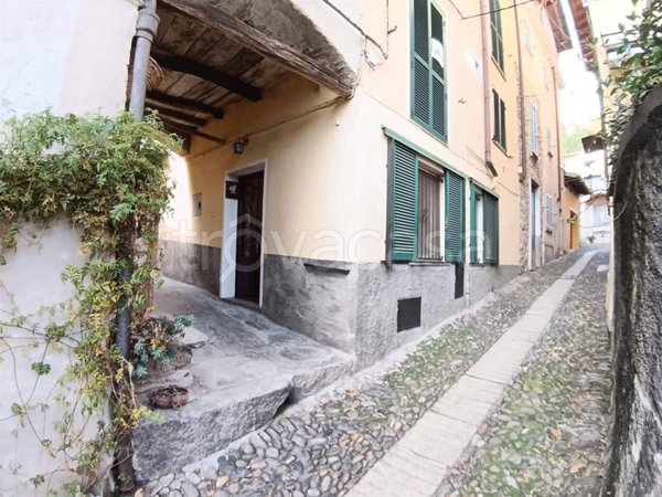 casa indipendente in vendita a Verbania in zona Suna