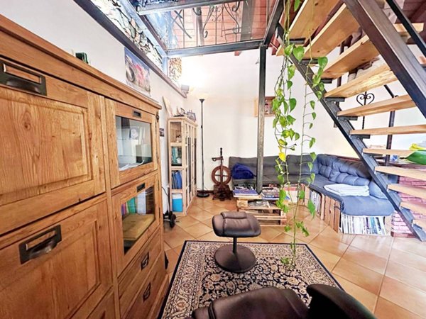 casa indipendente in vendita a Verbania in zona Unchio