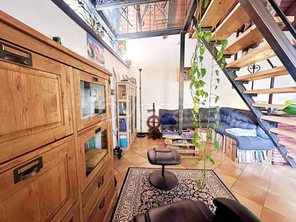 casa indipendente in vendita a Verbania in zona Unchio