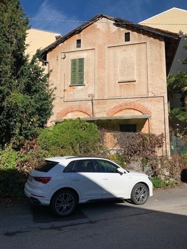 casa indipendente in vendita a Verbania