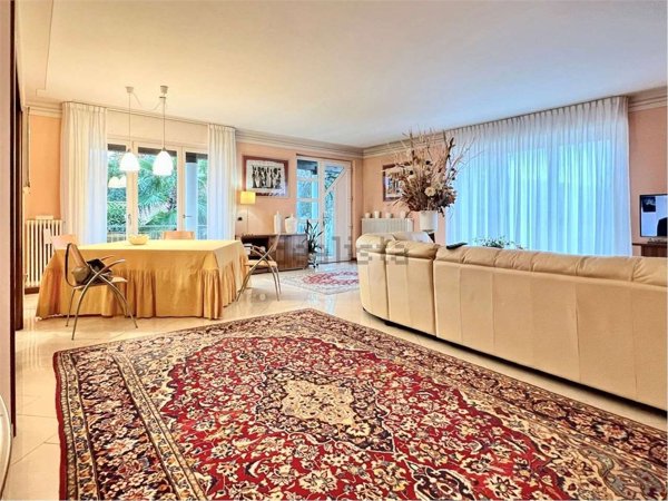 casa indipendente in vendita a Verbania in zona Biganzolo