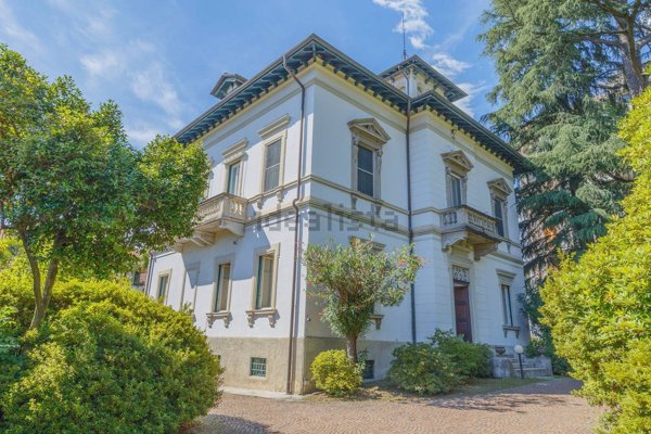 casa indipendente in vendita a Verbania