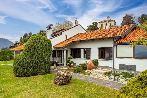 casa indipendente in vendita a Verbania in zona Intra
