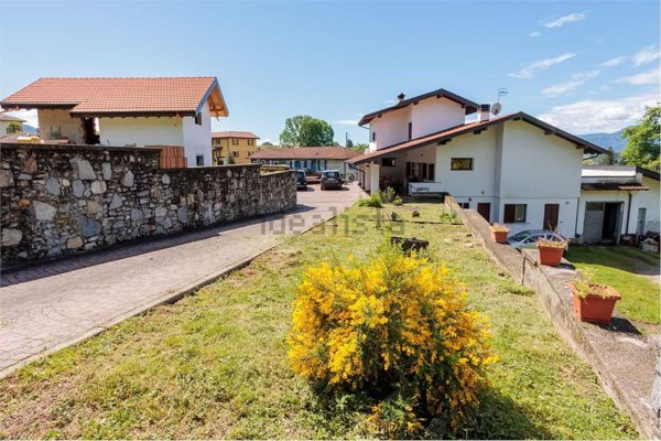 casa indipendente in vendita a Verbania in zona Intra