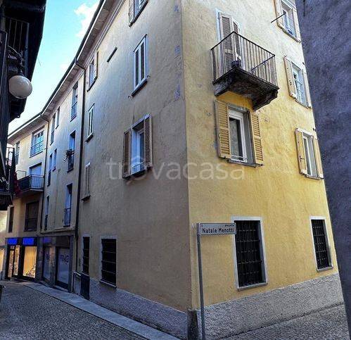 casa indipendente in vendita a Verbania in zona Intra