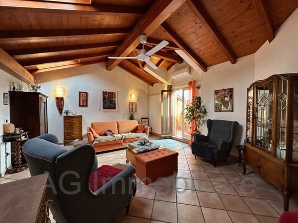 appartamento in vendita a Verbania in zona Centro Città