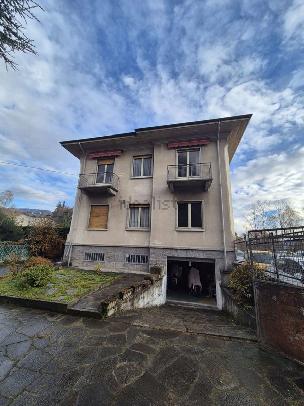 casa indipendente in vendita a Verbania in zona Intra