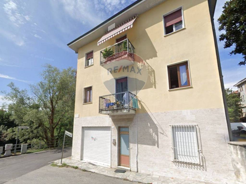 appartamento in vendita a Verbania in zona Intra