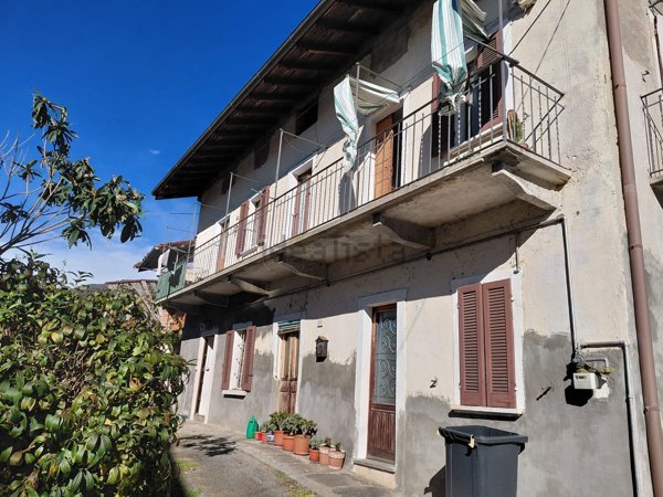 casa indipendente in vendita a Verbania in zona Possaccio