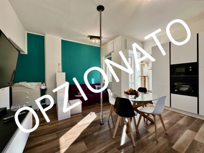 appartamento in vendita a Verbania in zona Suna