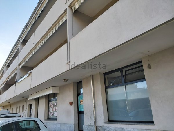 locale commerciale in vendita a Verbania in zona Pallanza