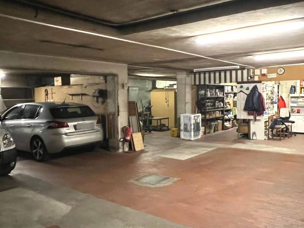 locale commerciale in vendita a Verbania in zona Pallanza