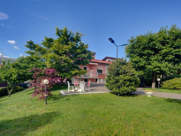 casa indipendente in vendita a Verbania in zona Intra