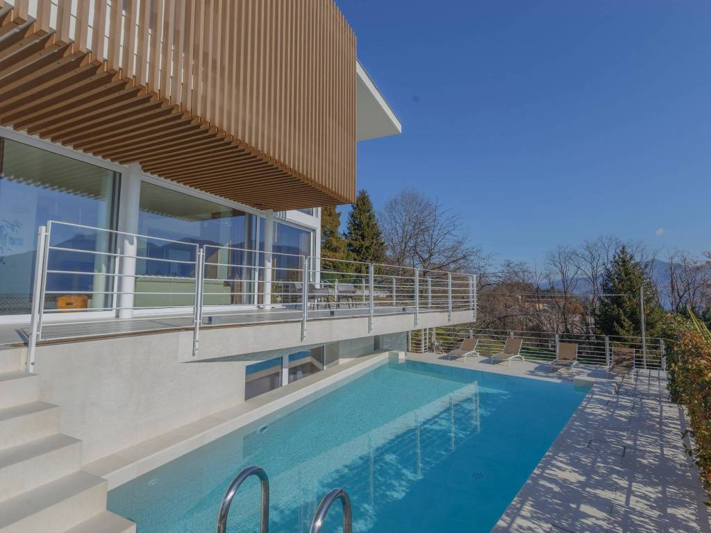 casa indipendente in vendita a Verbania in zona Intra