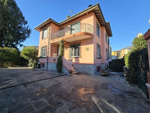 casa indipendente in vendita a Verbania