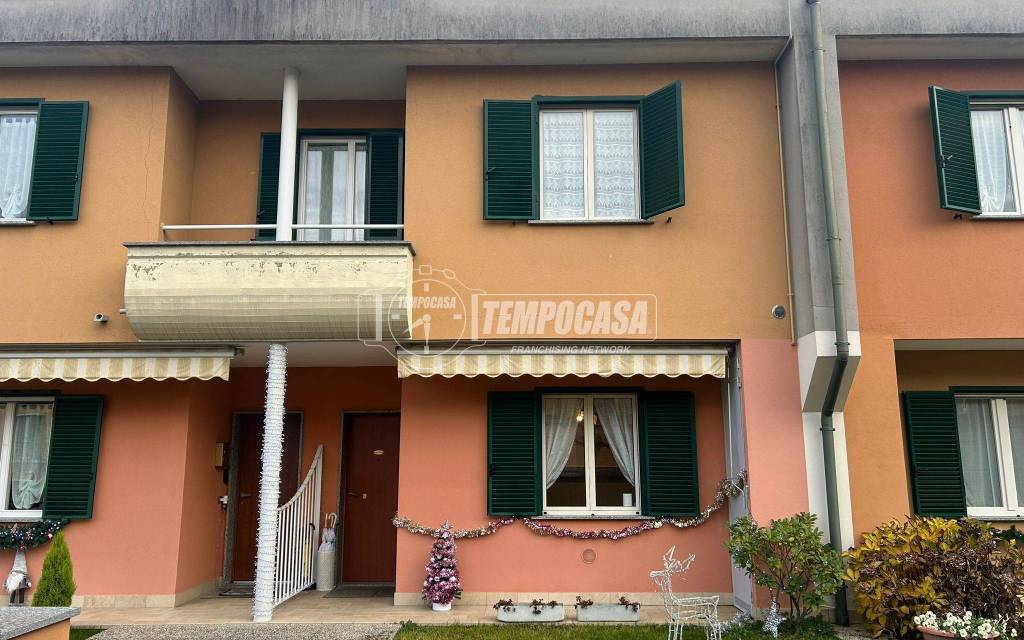 casa indipendente in vendita a Verbania in zona Intra