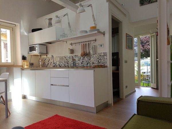 appartamento in vendita a Verbania in zona Suna