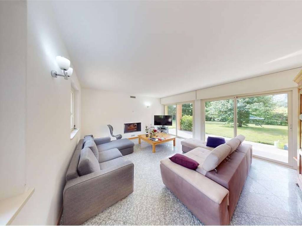 casa indipendente in vendita a Verbania in zona Fondotoce