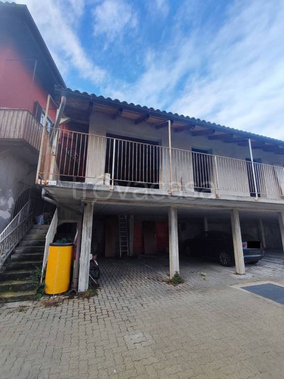 appartamento in vendita a Verbania in zona Intra