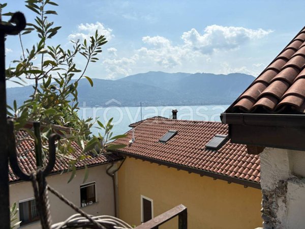 appartamento in vendita a Verbania in zona Suna