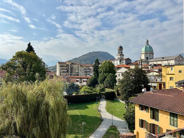 appartamento in vendita a Verbania in zona Intra