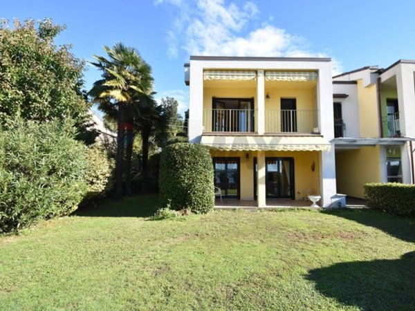 casa indipendente in vendita a Verbania in zona Zoverallo