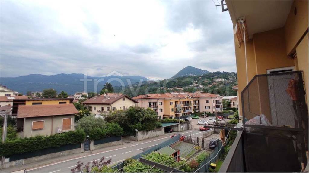 appartamento in vendita a Verbania in zona Intra