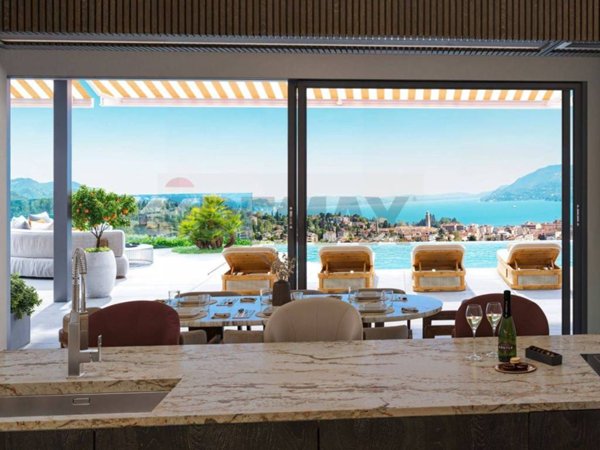 casa indipendente in vendita a Verbania in zona Suna