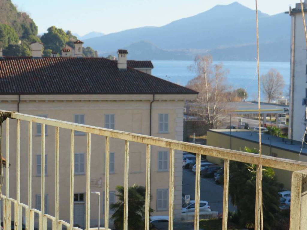 appartamento in vendita a Verbania in zona Intra