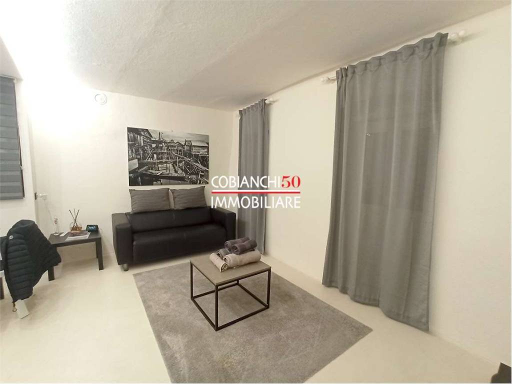 appartamento in vendita a Verbania in zona Suna