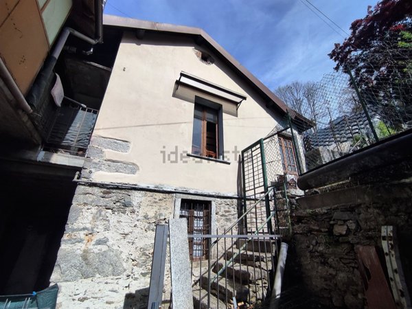 appartamento in vendita a Verbania in zona Possaccio